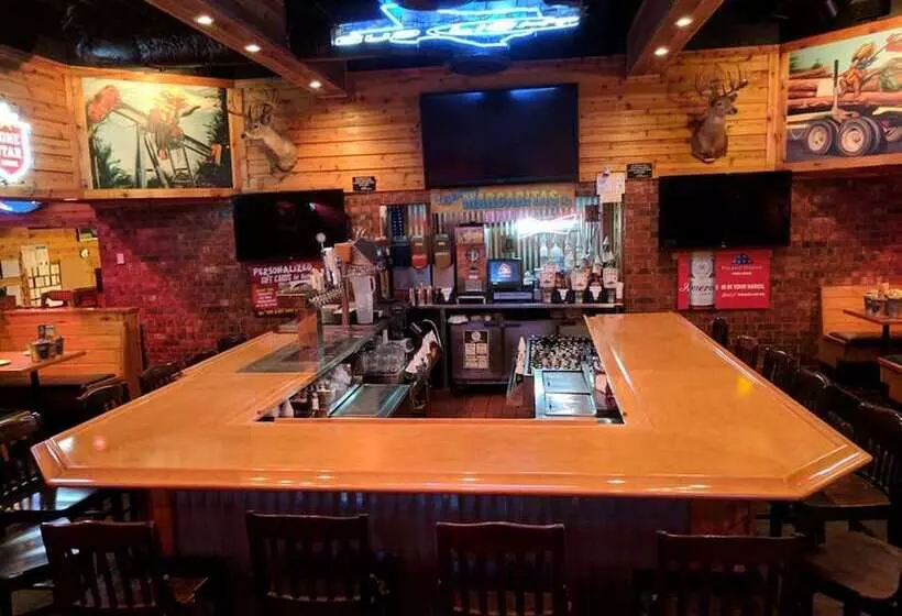 בית מלון כפרי Arya Inn & Extended Stay