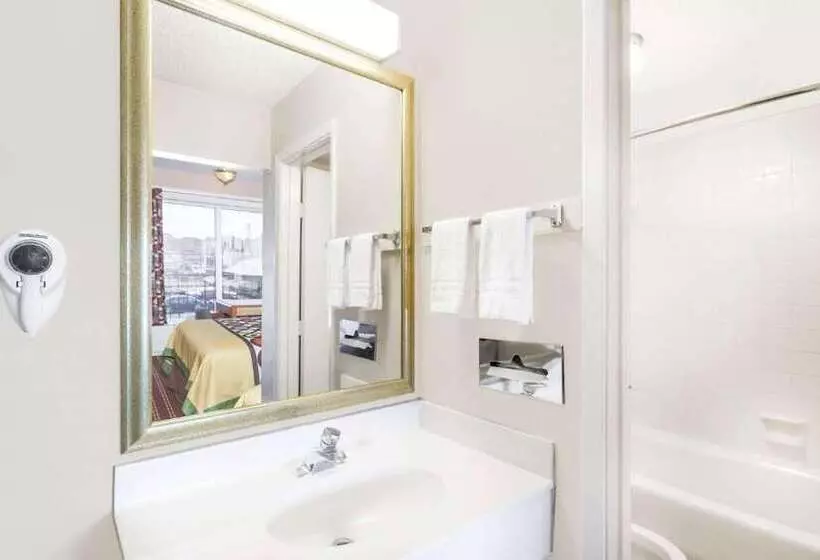 בית מלון כפרי Arya Inn & Extended Stay