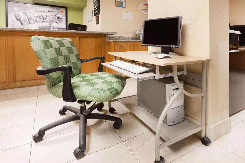 בית מלון כפרי Arya Inn & Extended Stay