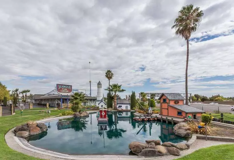 فندق Super 8 By Wyndham Sacramento