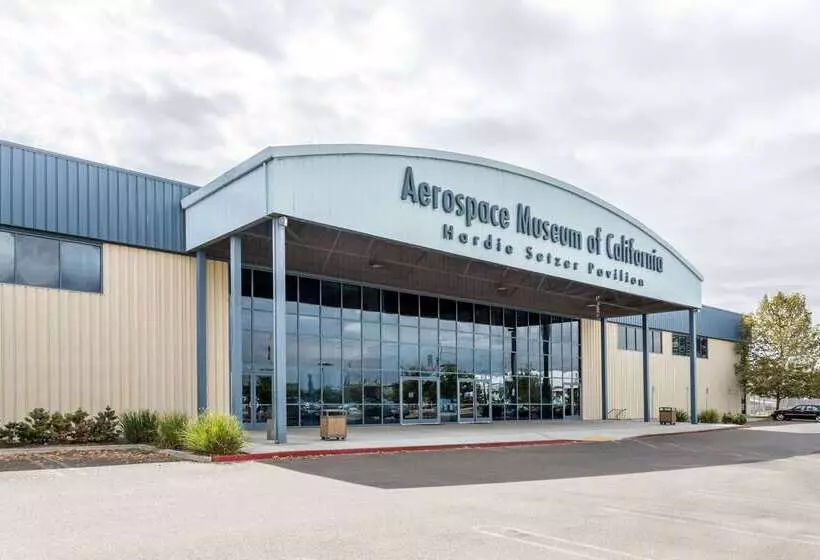 فندق Super 8 By Wyndham Sacramento