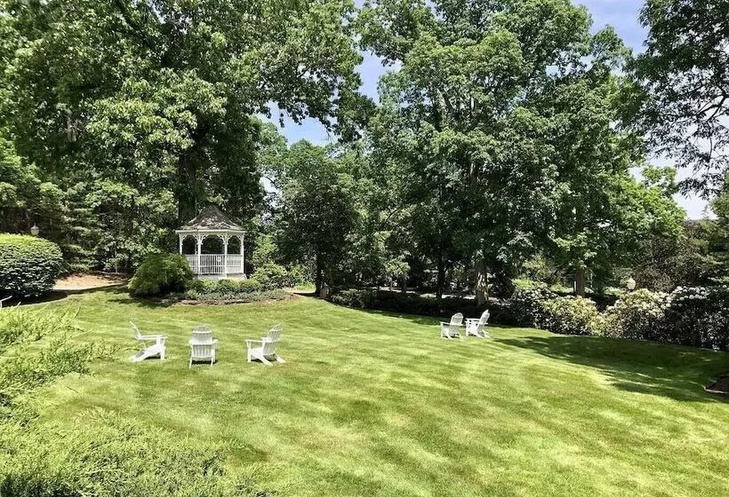 فندق The Simsbury Inn