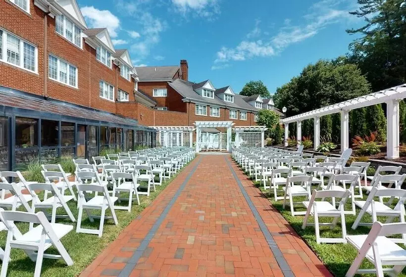 فندق The Simsbury Inn