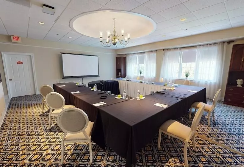 فندق The Simsbury Inn