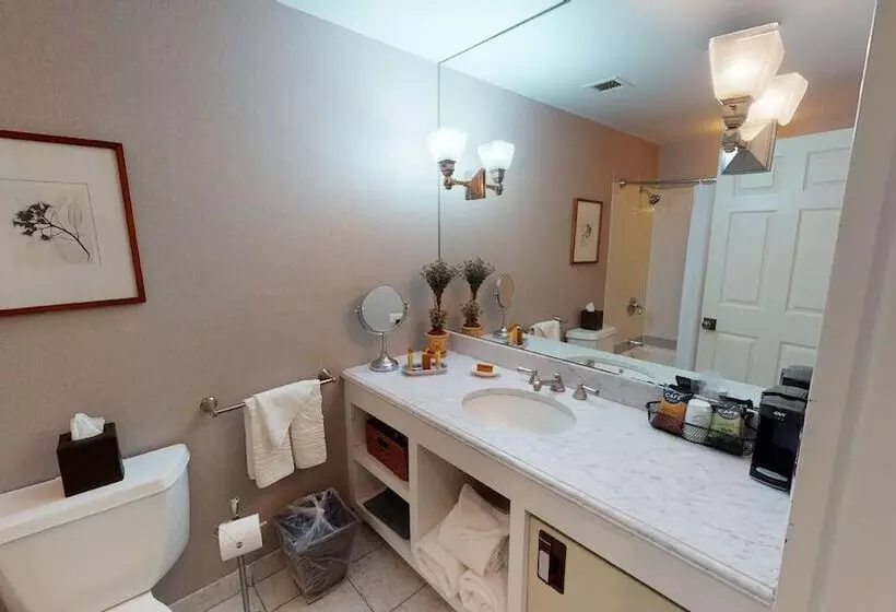 فندق The Simsbury Inn