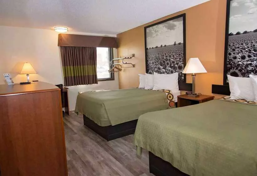 فندق على الطريق Super 8 By Wyndham Concordia