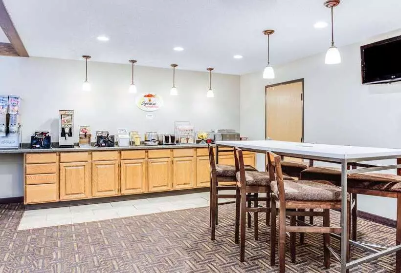 Мотель Super 8 By Wyndham Green Bay Near Stadium