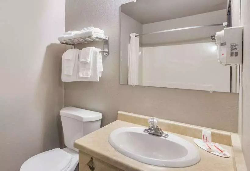 Мотель Super 8 By Wyndham Green Bay Near Stadium