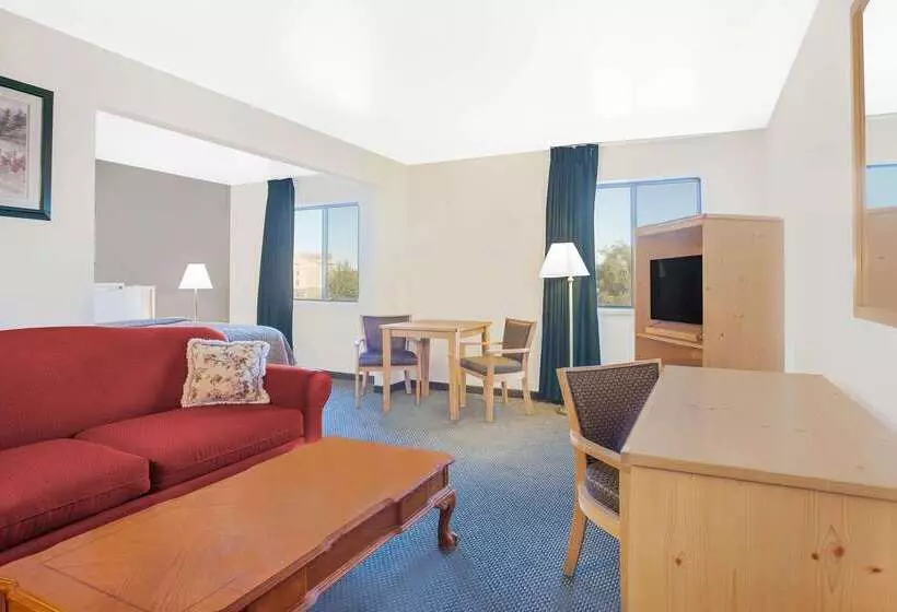 مُتل Fairbridge Inn & Suites Moscow   Pullman