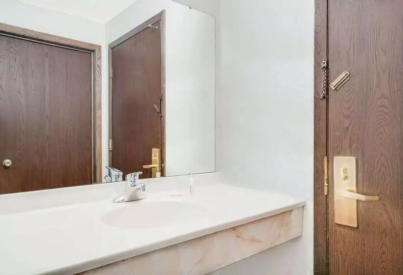 Мотель Super 8 By Wyndham Tomah Wisconsin