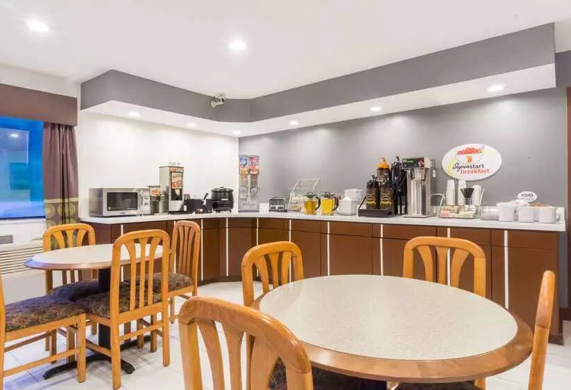 فندق على الطريق Super 8 By Wyndham Zanesville