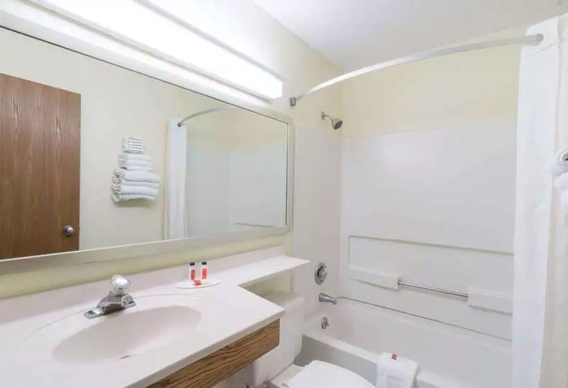 فندق على الطريق Super 8 By Wyndham Zanesville