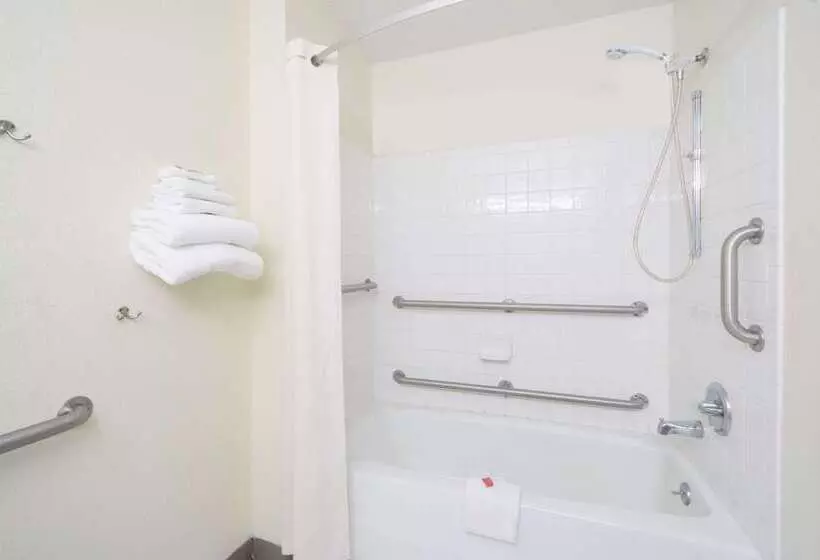 فندق على الطريق Super 8 By Wyndham Zanesville