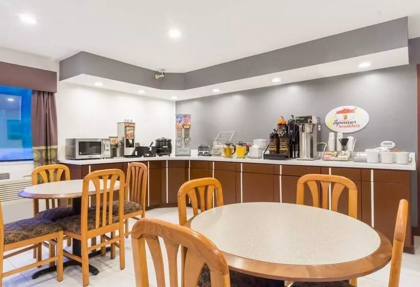 فندق على الطريق Super 8 By Wyndham Zanesville