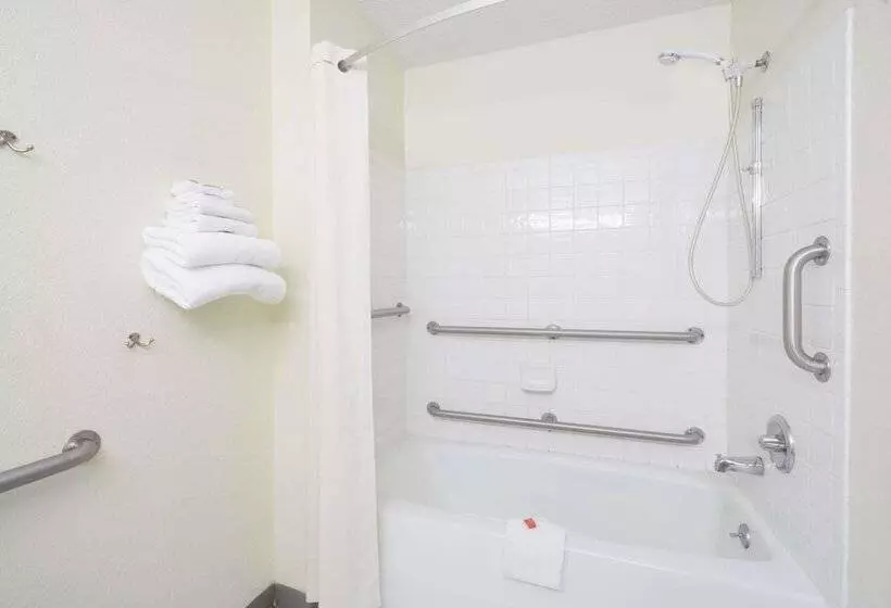 فندق على الطريق Super 8 By Wyndham Zanesville