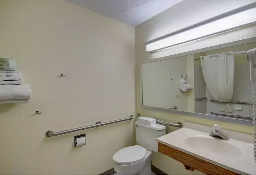 فندق على الطريق Super 8 By Wyndham Zanesville