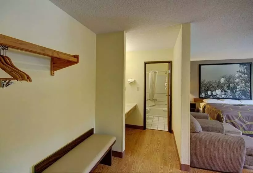 فندق على الطريق Super 8 By Wyndham Zanesville