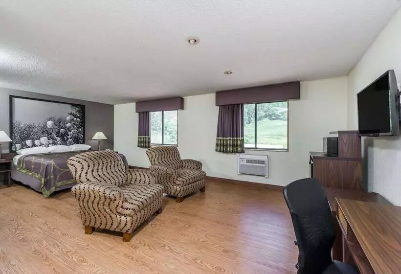 فندق على الطريق Super 8 By Wyndham Zanesville