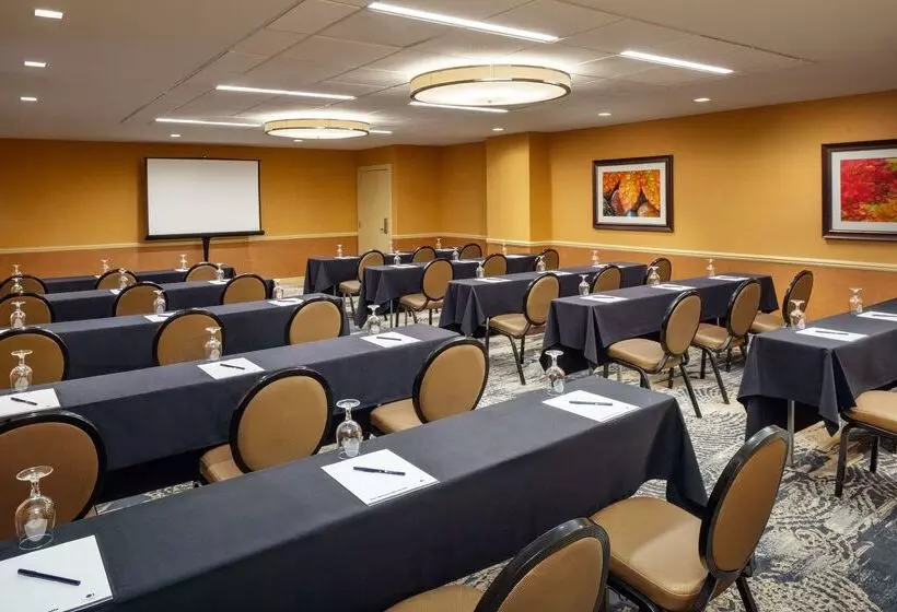 منتجع Doubletree By Hilton Boston North Shore