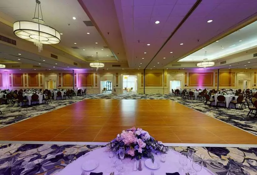 منتجع Doubletree By Hilton Boston North Shore