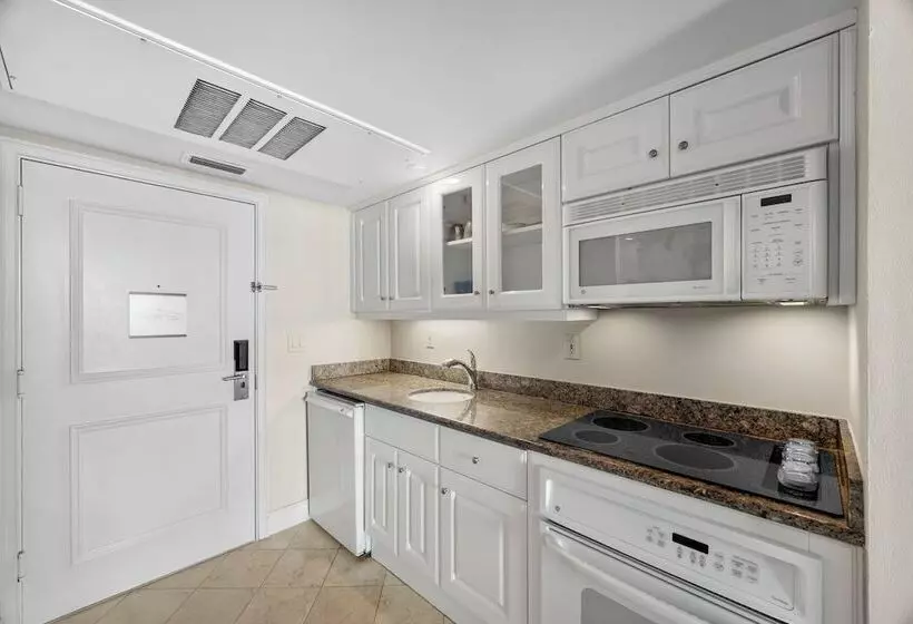 Resort Marco Beach Ocean Suites