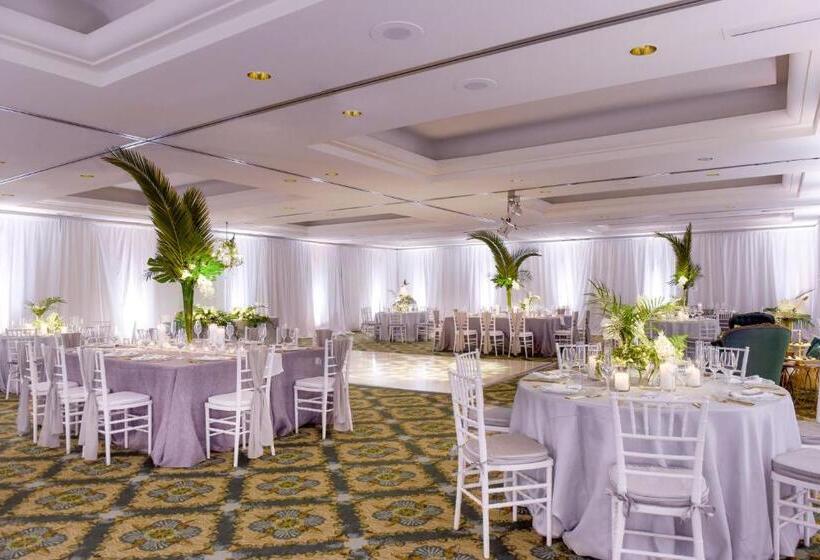 استراحتگاه The Cliffs Hotel And Spa