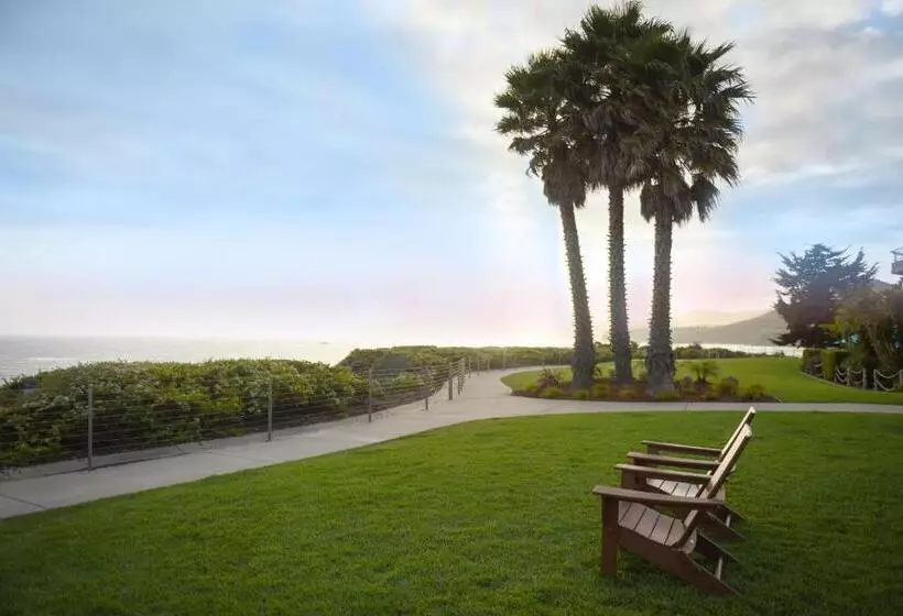 אתר נופש The Cliffs Hotel And Spa