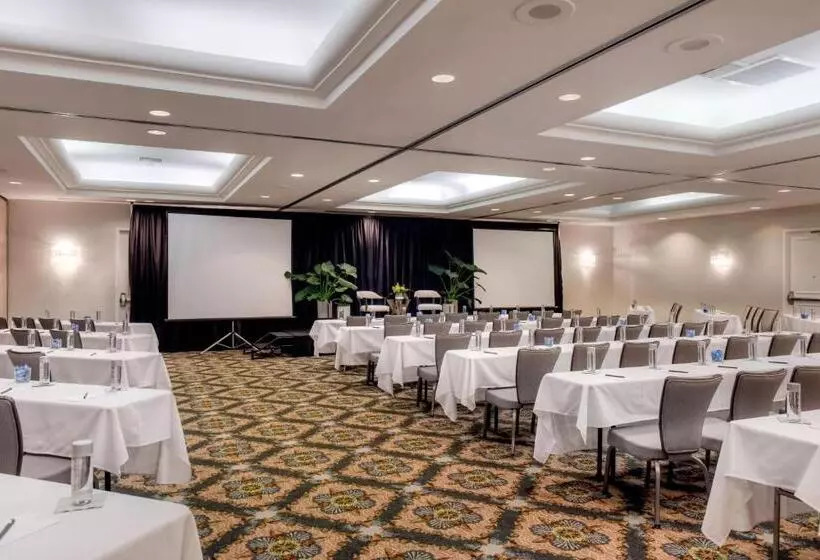 אתר נופש The Cliffs Hotel And Spa