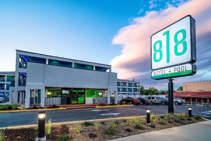 Отель 818 + Pool, Ascend Collection