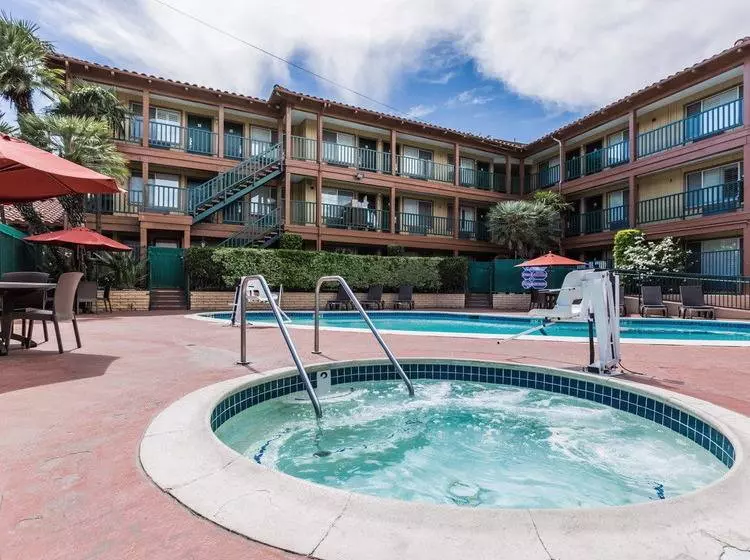 Отель 818 + Pool, Ascend Collection