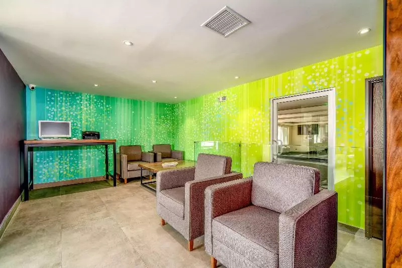 Отель 818 + Pool, Ascend Collection