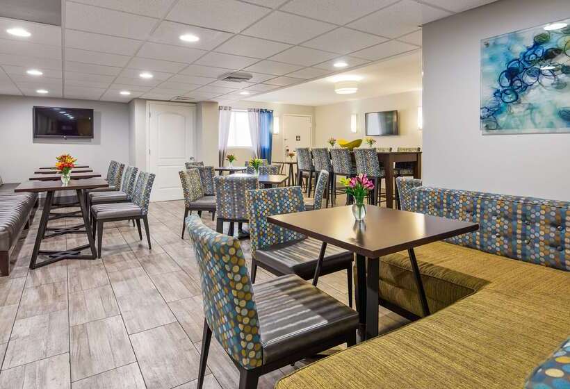 ホテル Best Western Naperville Inn