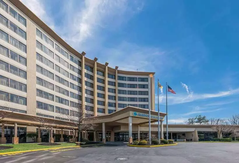 Clarion Hotel & Suites