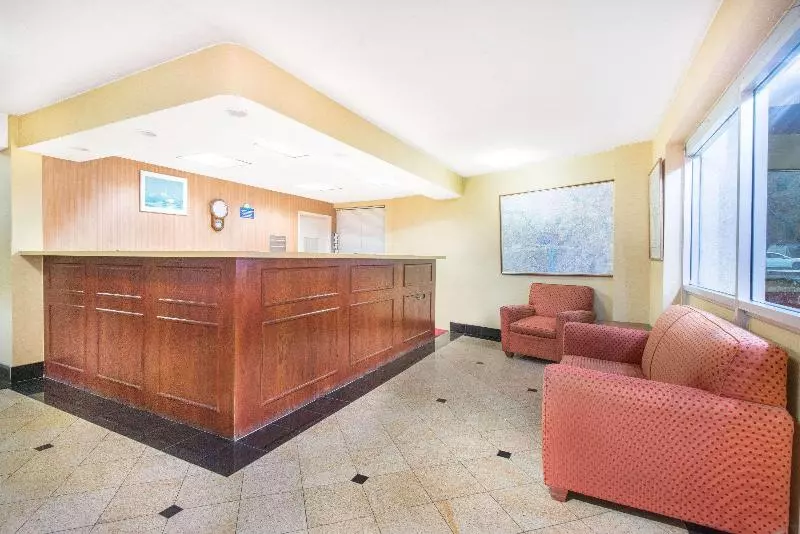 酒店 Days Inn By Wyndham Arlington Pentagon