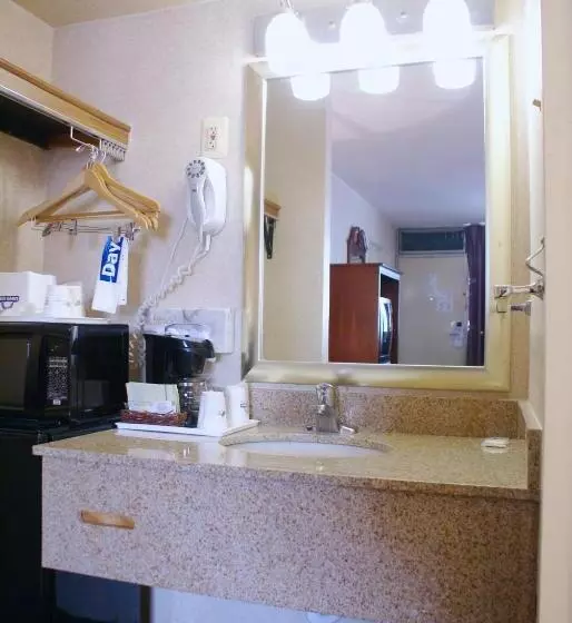 酒店 Days Inn By Wyndham Arlington Pentagon