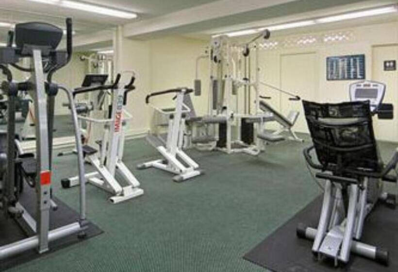 فندق Days Inn By Wyndham Arlington Pentagon