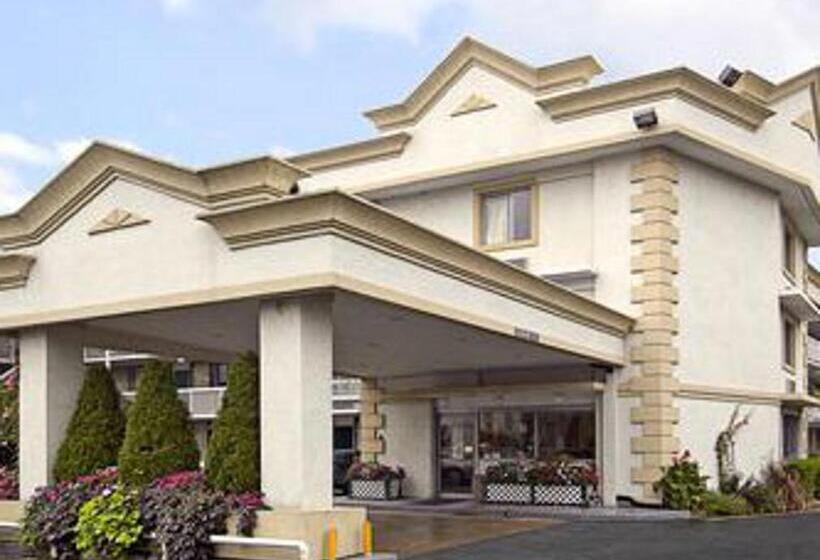 فندق Days Inn By Wyndham Arlington Pentagon