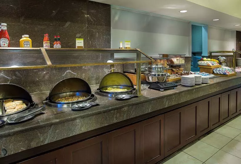 酒店 Doubletree By Hilton Charlotte Airport