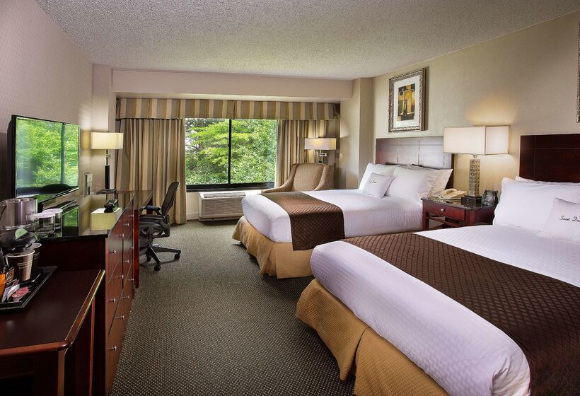 هتل Doubletree By Hilton Charlotte Airport