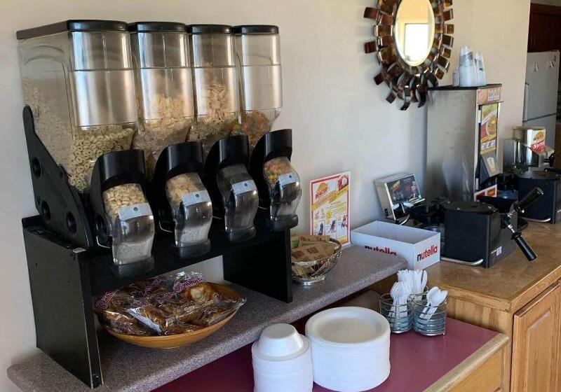 Hotel Econo Lodge Inn & Suites