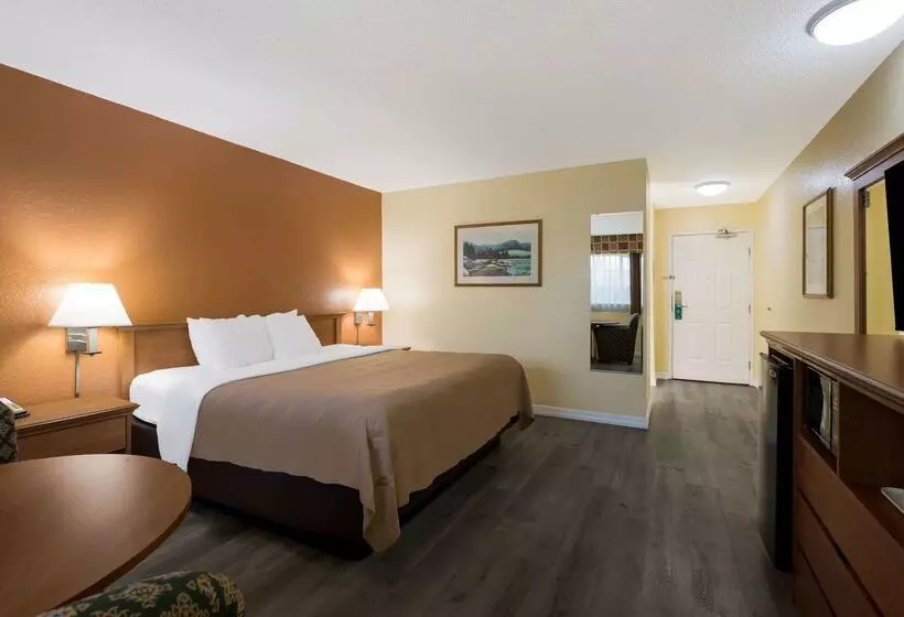 Otel Quality Inn & Suites Medford Airport