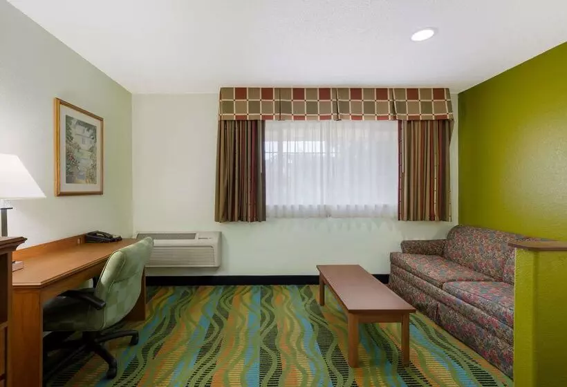 Otel Quality Inn & Suites Medford Airport