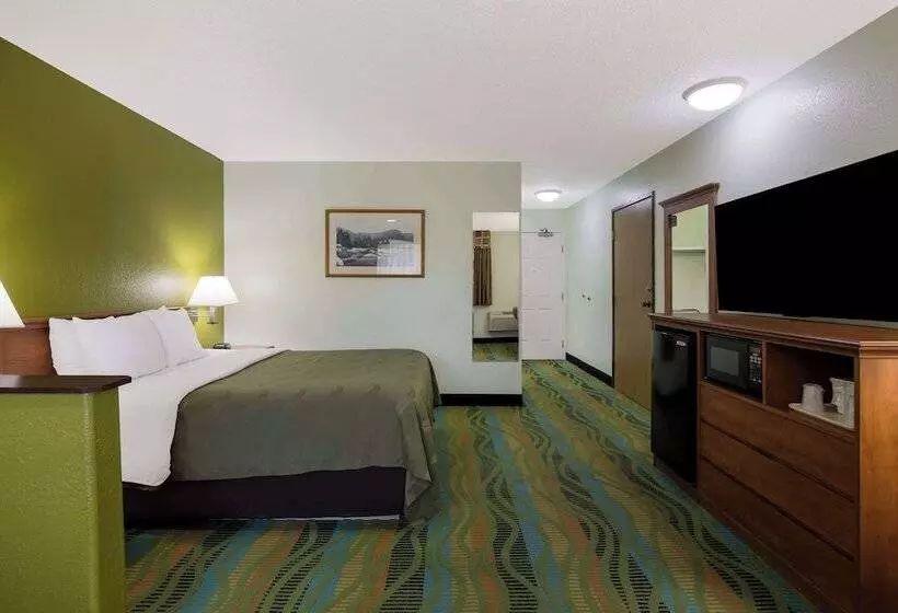 Otel Quality Inn & Suites Medford Airport