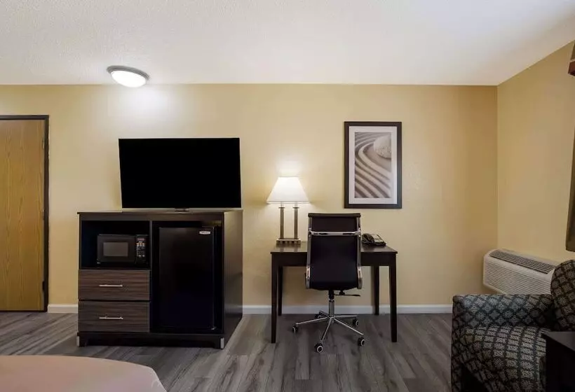 Otel Quality Inn & Suites Medford Airport