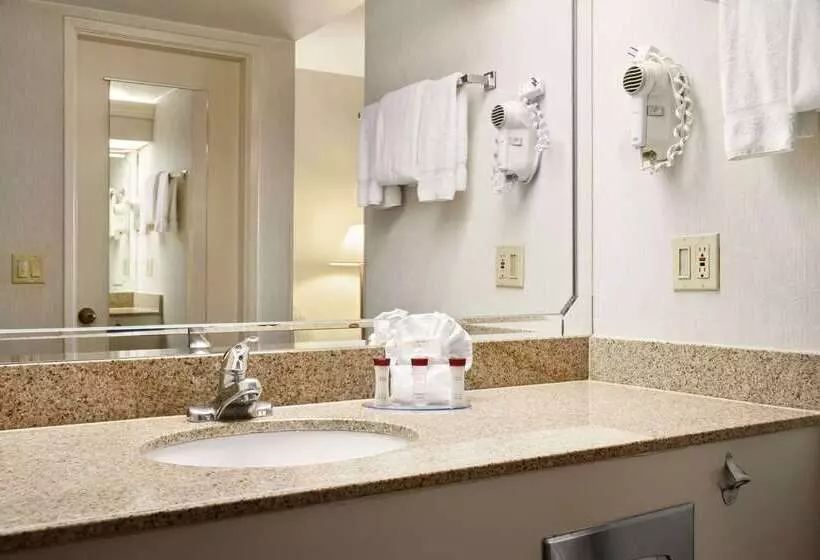 فندق Ramada By Wyndham Costa Mesa/newport Beach