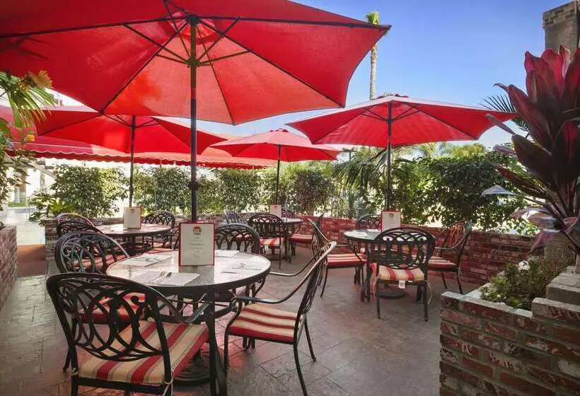 فندق Ramada By Wyndham Costa Mesa/newport Beach