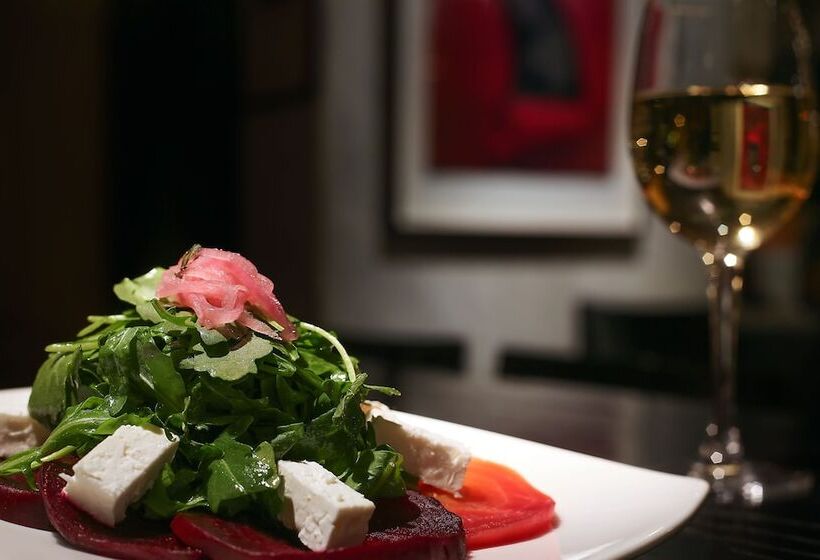 فندق The River Inn