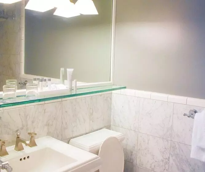 호텔 The River Inn