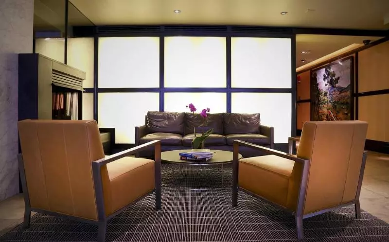 호텔 The River Inn