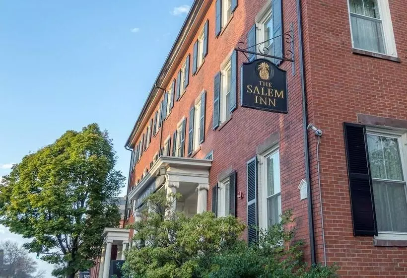호텔 The Salem Inn
